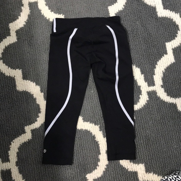 Lululemon Cropped Leggings - Picture 2 of 3